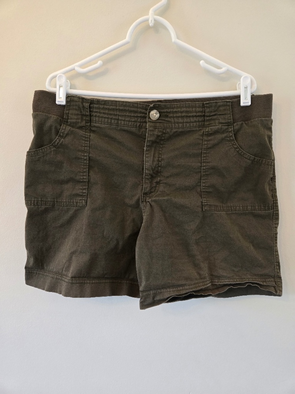 3/$20 Lee Riders Olive Green Comfort Waist Midrise Shorts
